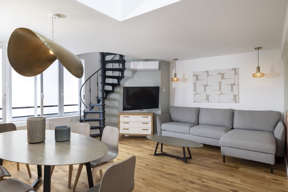 Yuna Blanche Serviced Apartments 49/71