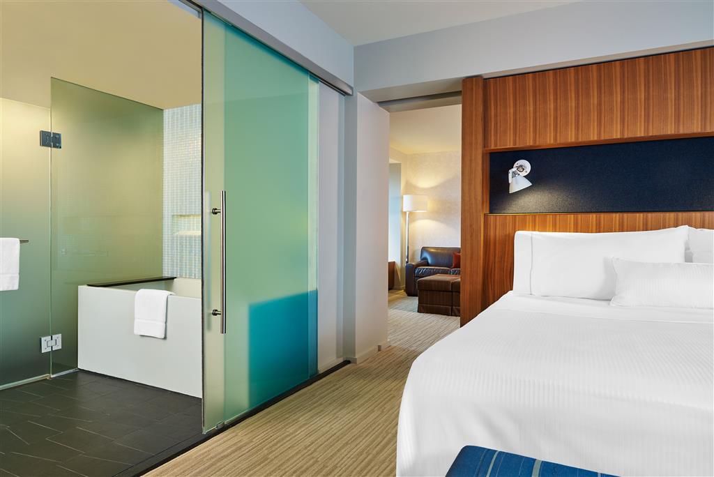 Deluxe, Double Bed