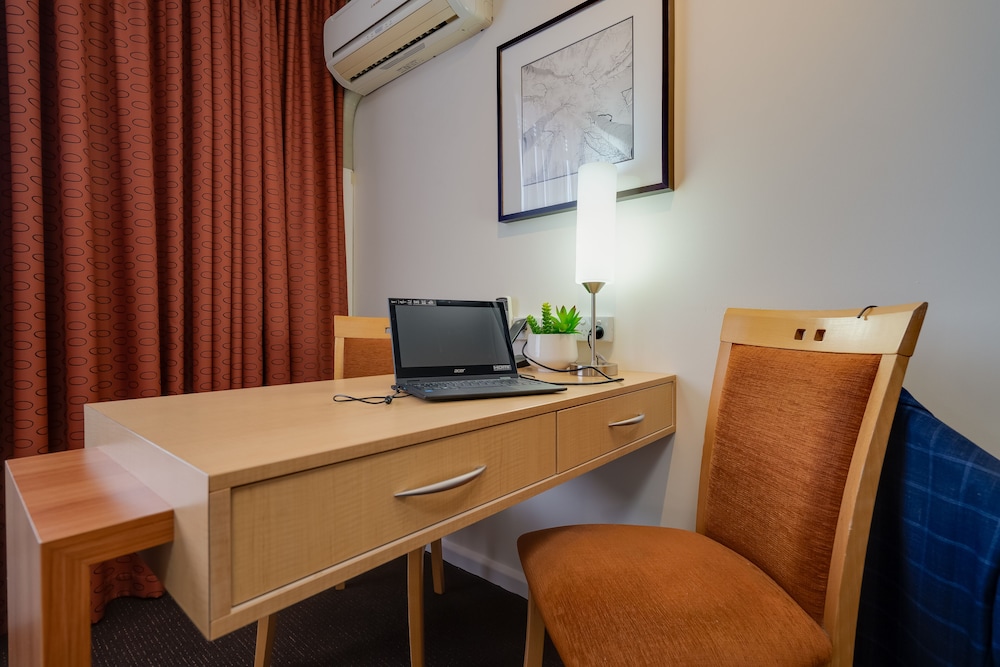 Mercure Albury 36/49