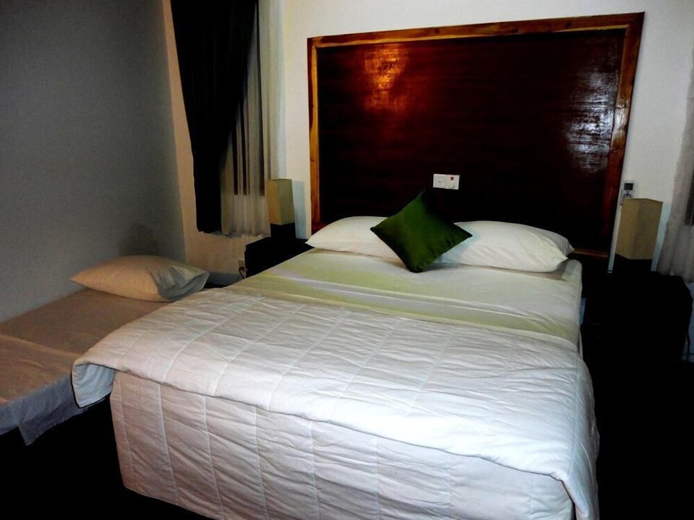 Naaval Hotel 11/45