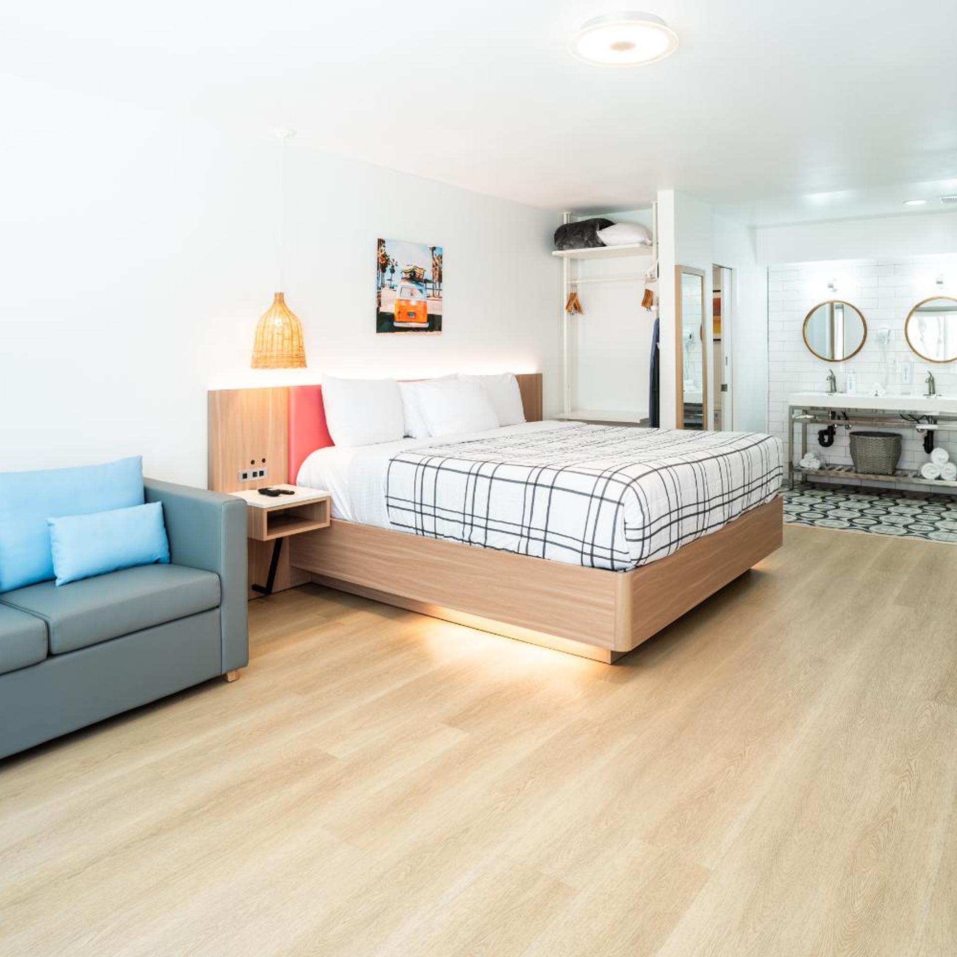 Superior, Suite, King Bed