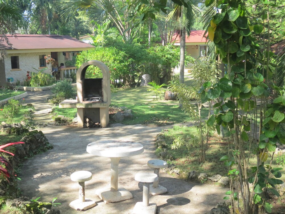 Alonaland Resort Apartelle 39/50