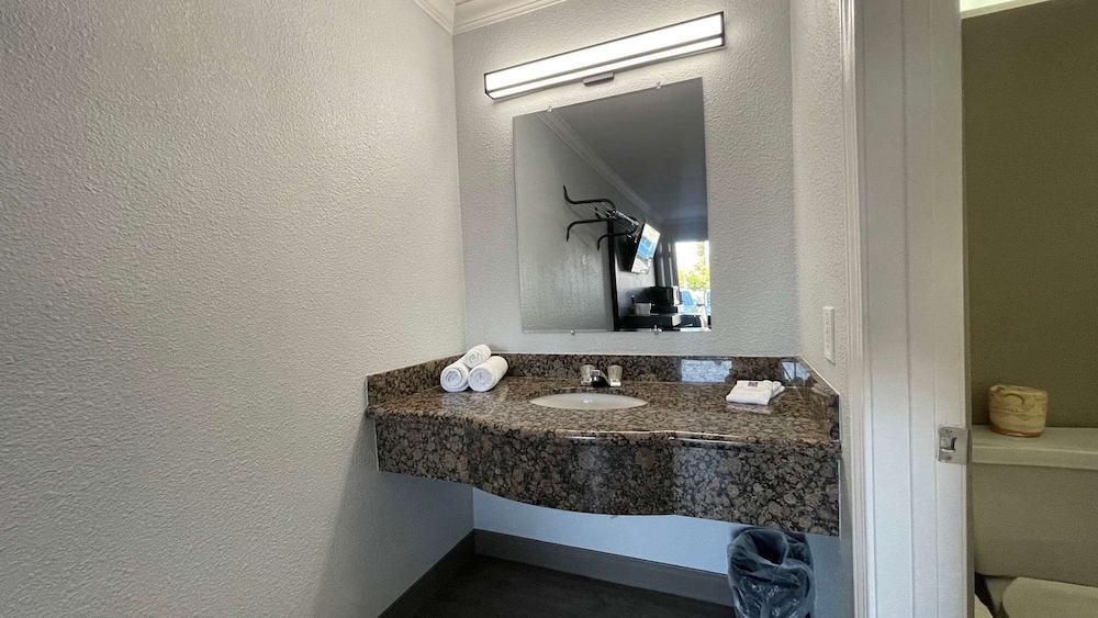 Motel6 Pico Rivera, CA - Los Angeles 58/60
