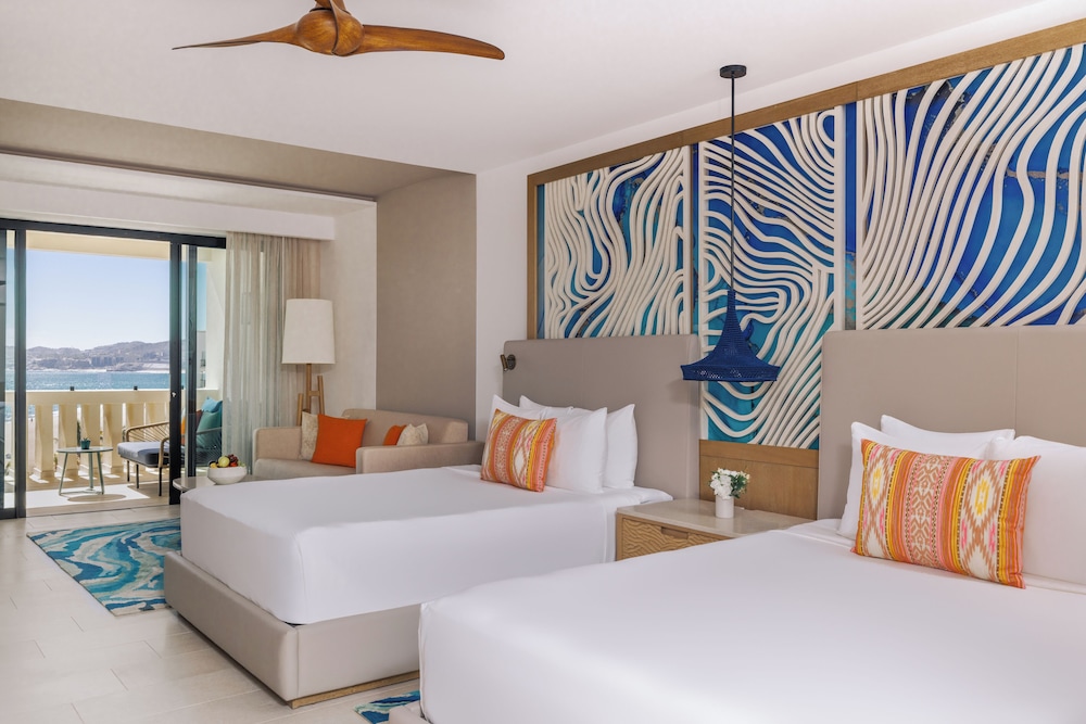 DELUXE, 2 DOUBLE BEDS, OCEAN VIEW
