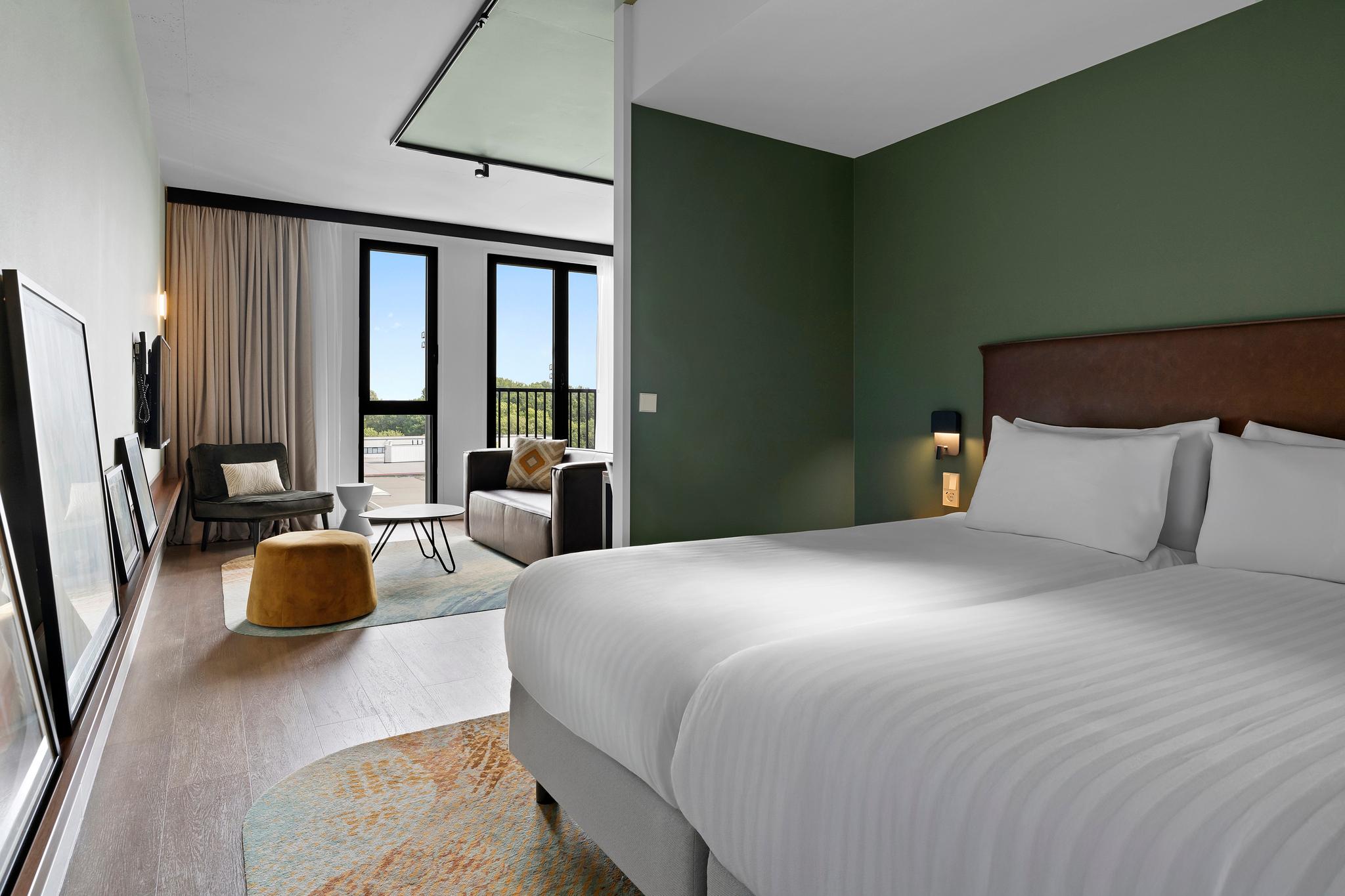 Urban, Twin Beds