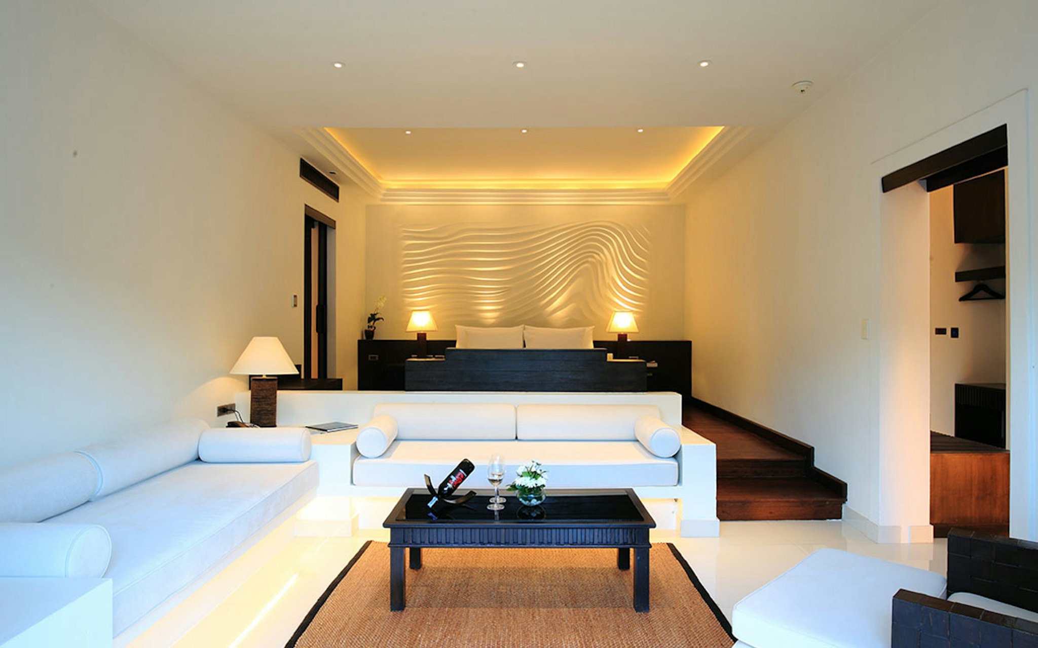 Grand, Pool, Suite