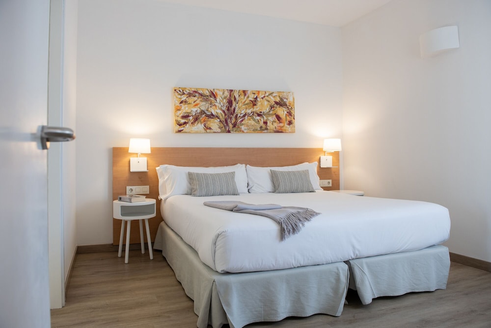 Aura Park Aparthotel 11/69