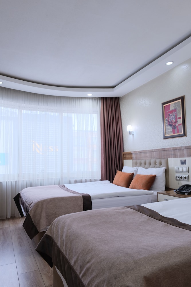 Grand Zara Hotel 13/49