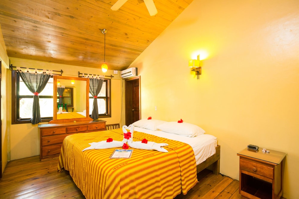 Bananarama Dive and Beach Resort 28/47