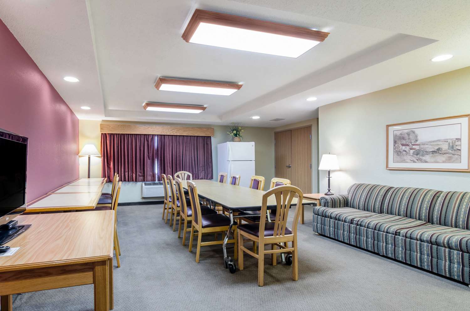 Rodeway Inn Hesston, KS 22/28