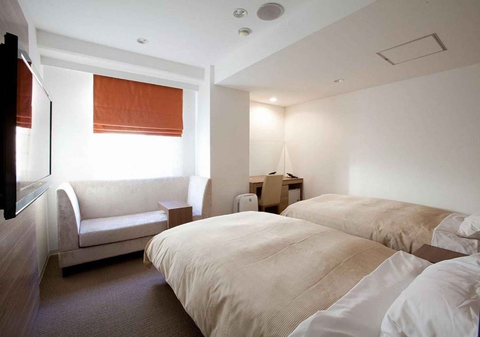 DELUXE, TWIN BEDS