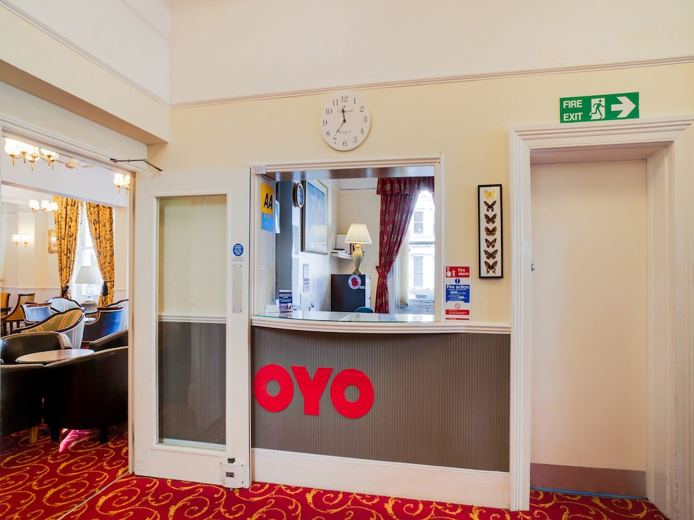 Oyo the Palm Court Hotel 2/42