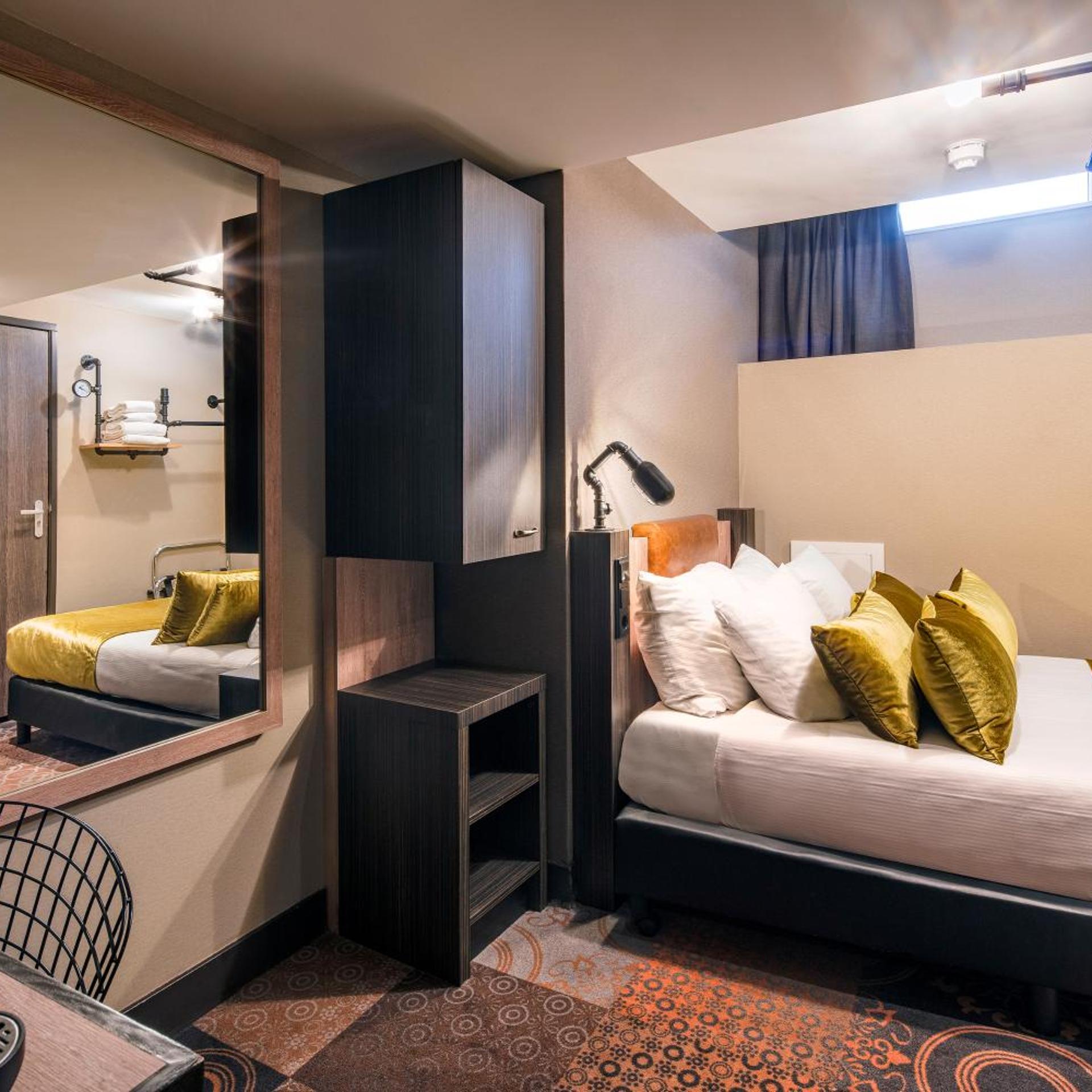 Semi Basement, Budget, Double Bed