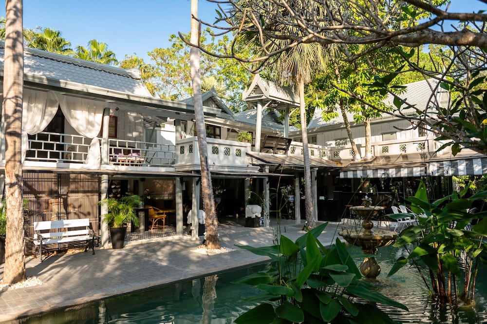 Zantiis Ndol Villas 10/66
