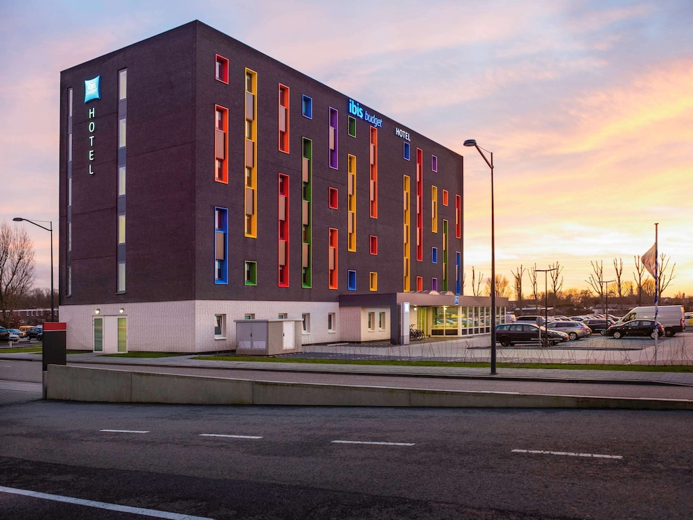 Ibis Budget Rotterdam The Hague Airport 5/35