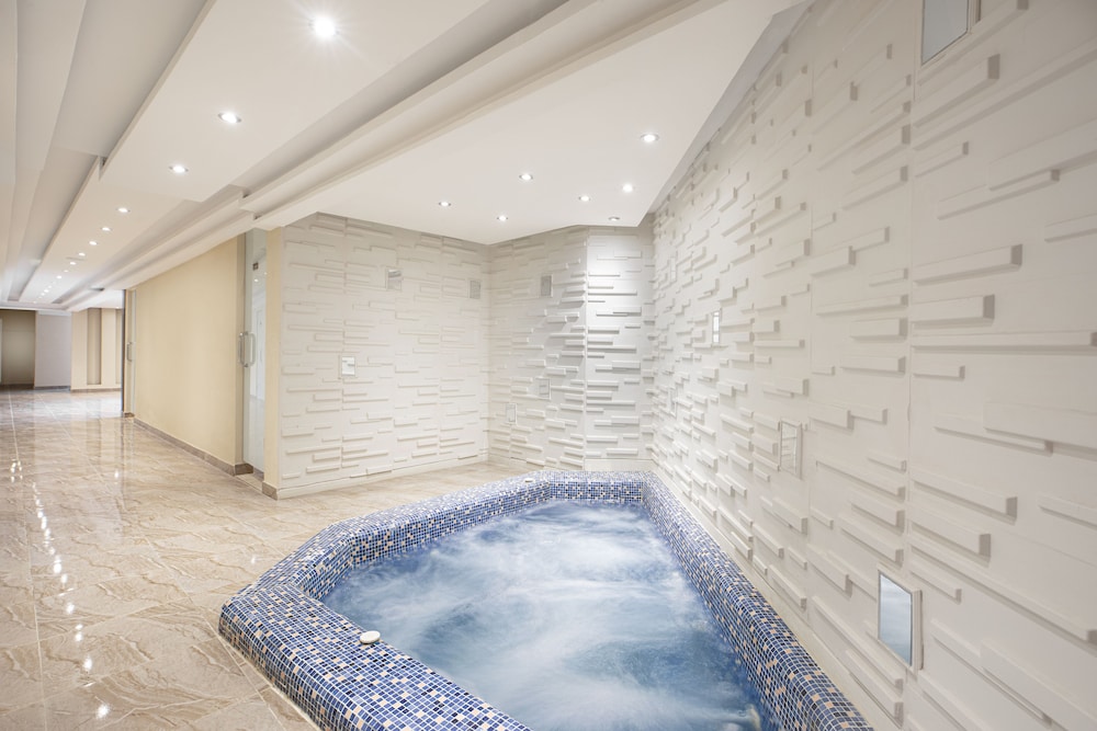 swimming pool spa