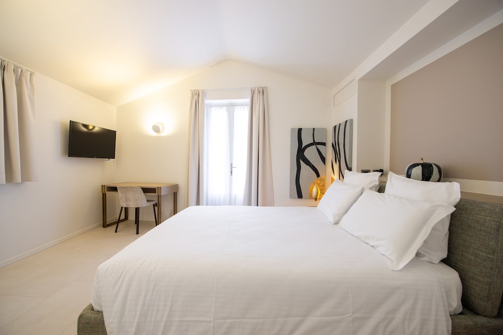 Le Funi Hotel 12/73