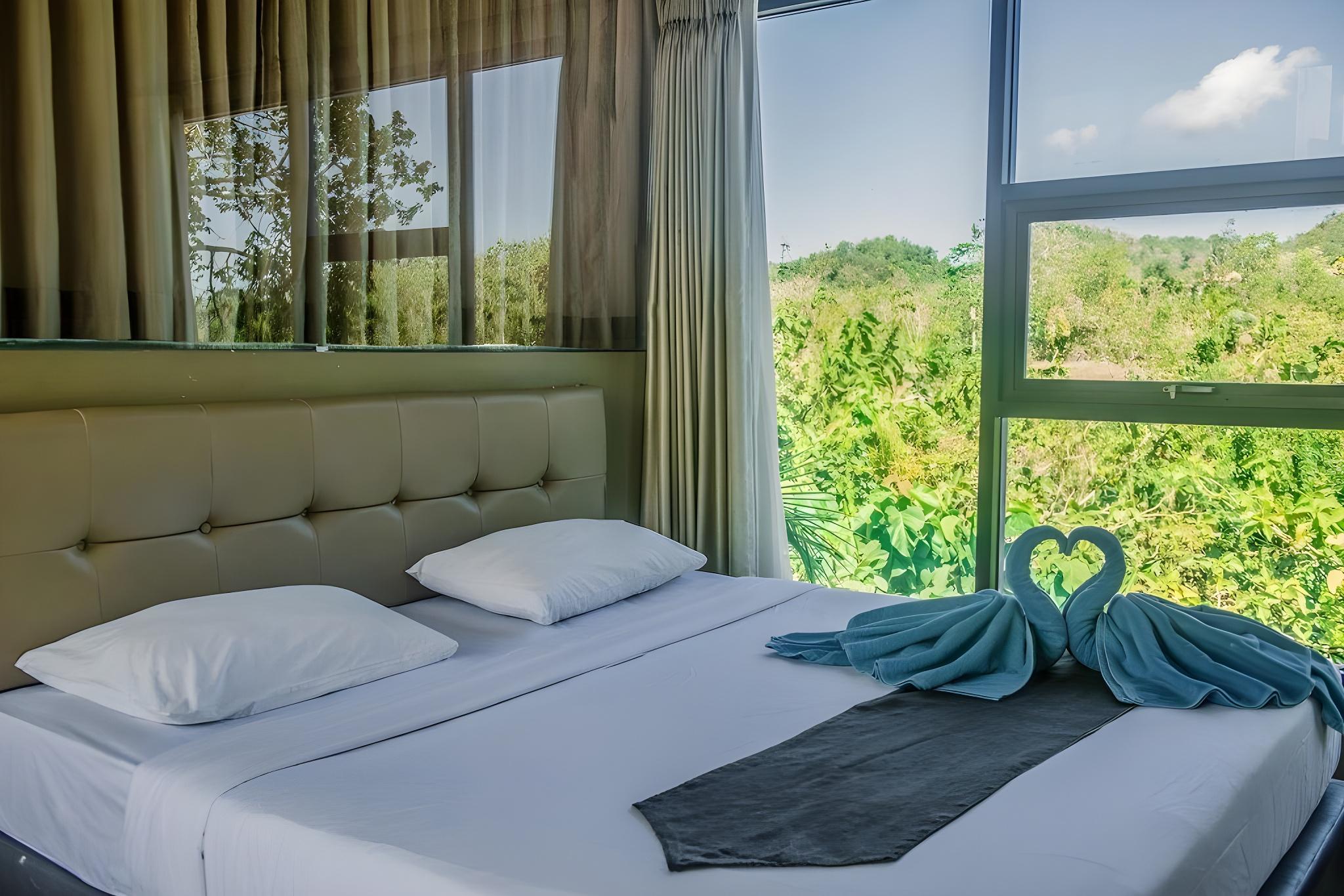 Superior, Double Bed, Hill View