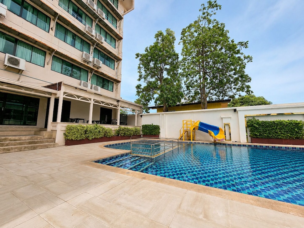 Avana Laemchabang Hotel 51/57