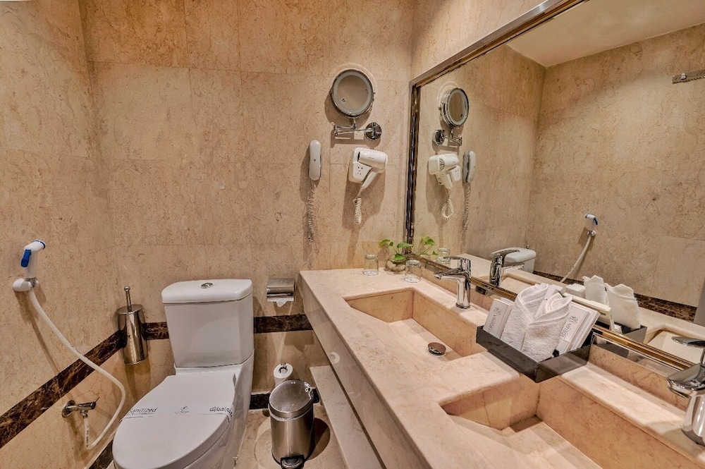 Maysan Al Harithia Hotel 48/50