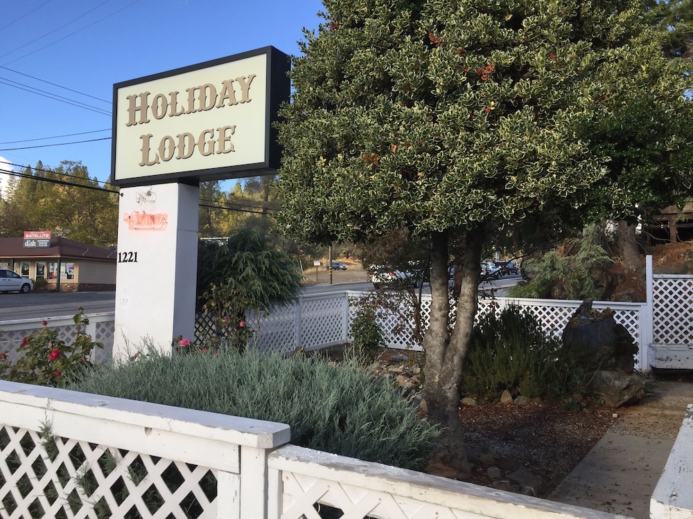 Holiday Lodge 6/66