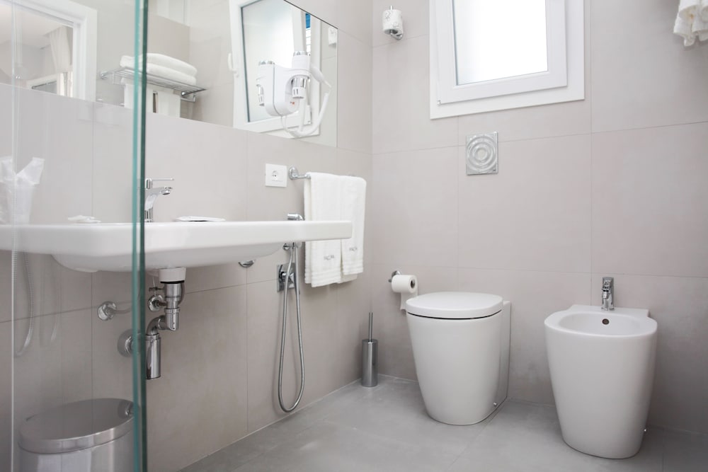 Rivazzurra Design Rooms 48/50
