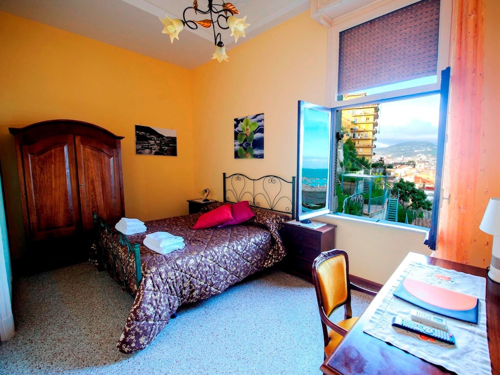 BARONE BED AND BREAKFAST 10/34