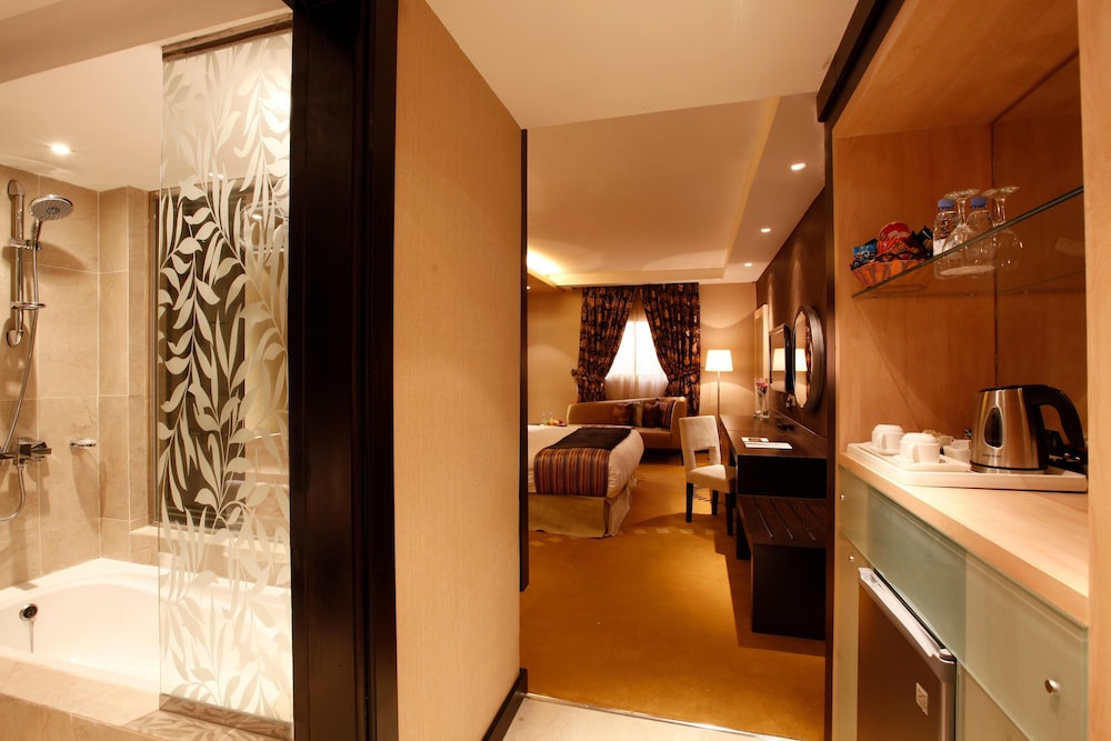 جراند بلازا الرياض(Grand Plaza Hotel - Takhasosi) 50/50