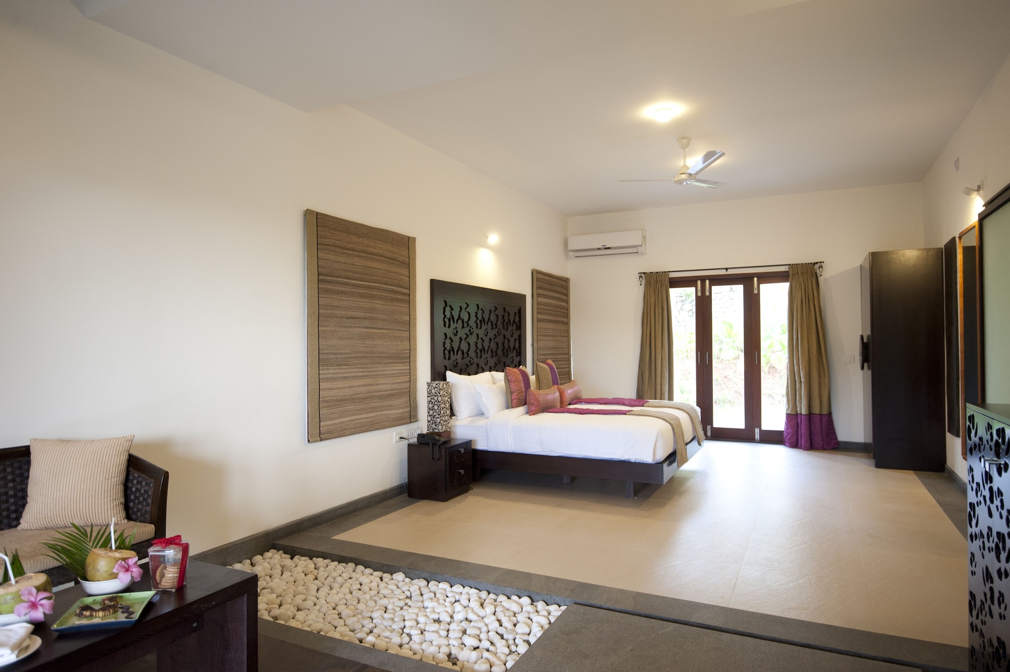 STANDARD, KING BED