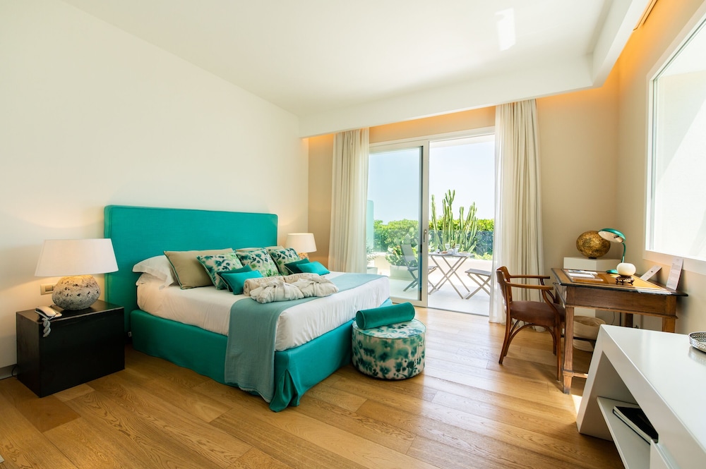 EXCLUSIVE, KING BED, SEA VIEW, BALCONY