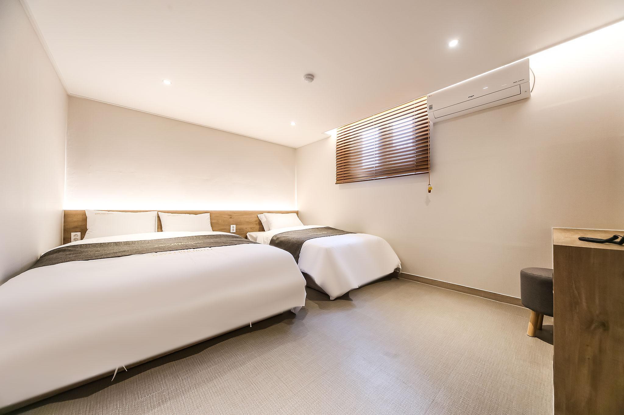 Deluxe, Twin Beds