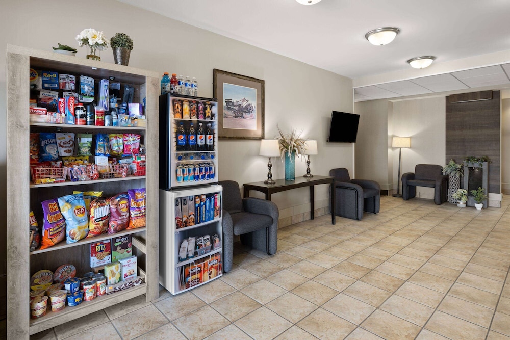 Travelodge by Wyndham Fort McMurray 32/49