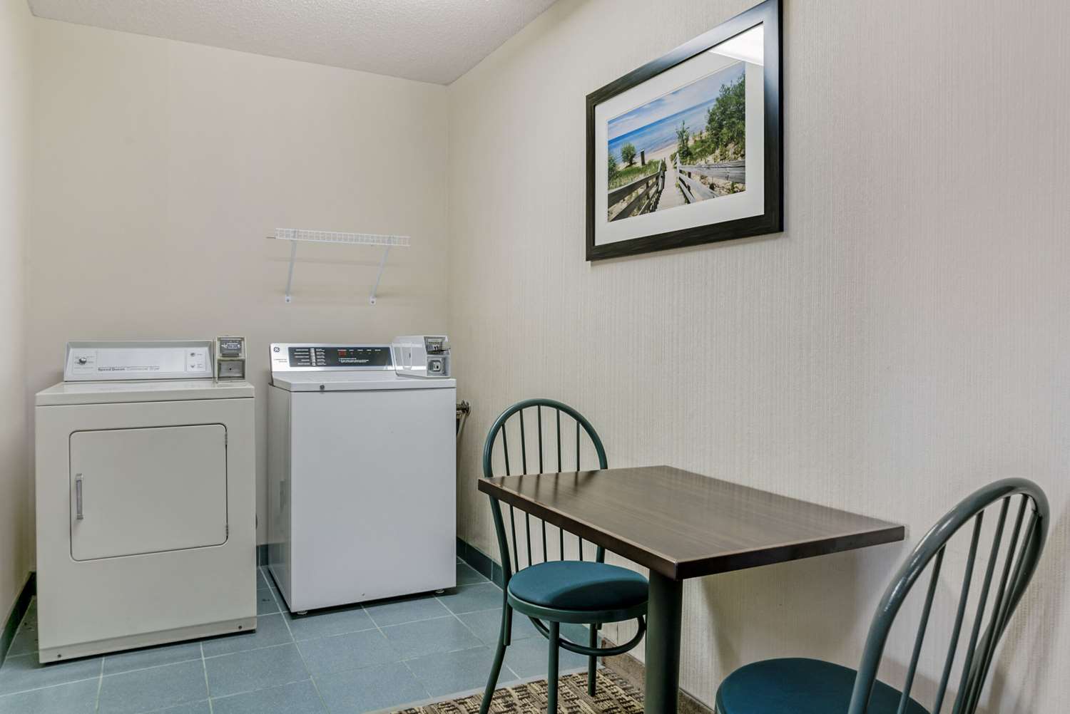 Comfort Inn Manistique, MI 4/4