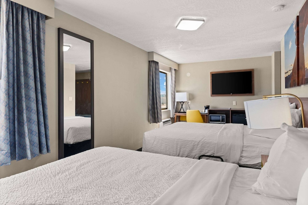 Days Inn by Wyndham Albuquerque I-25 11/50