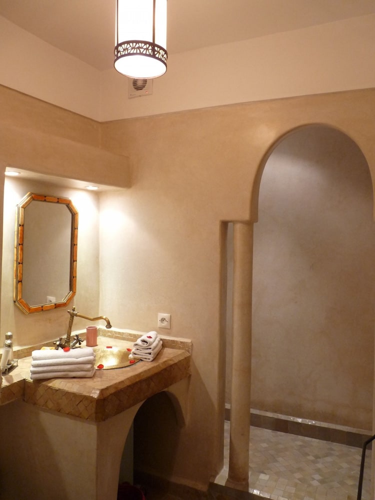 Riad Anya 27/50