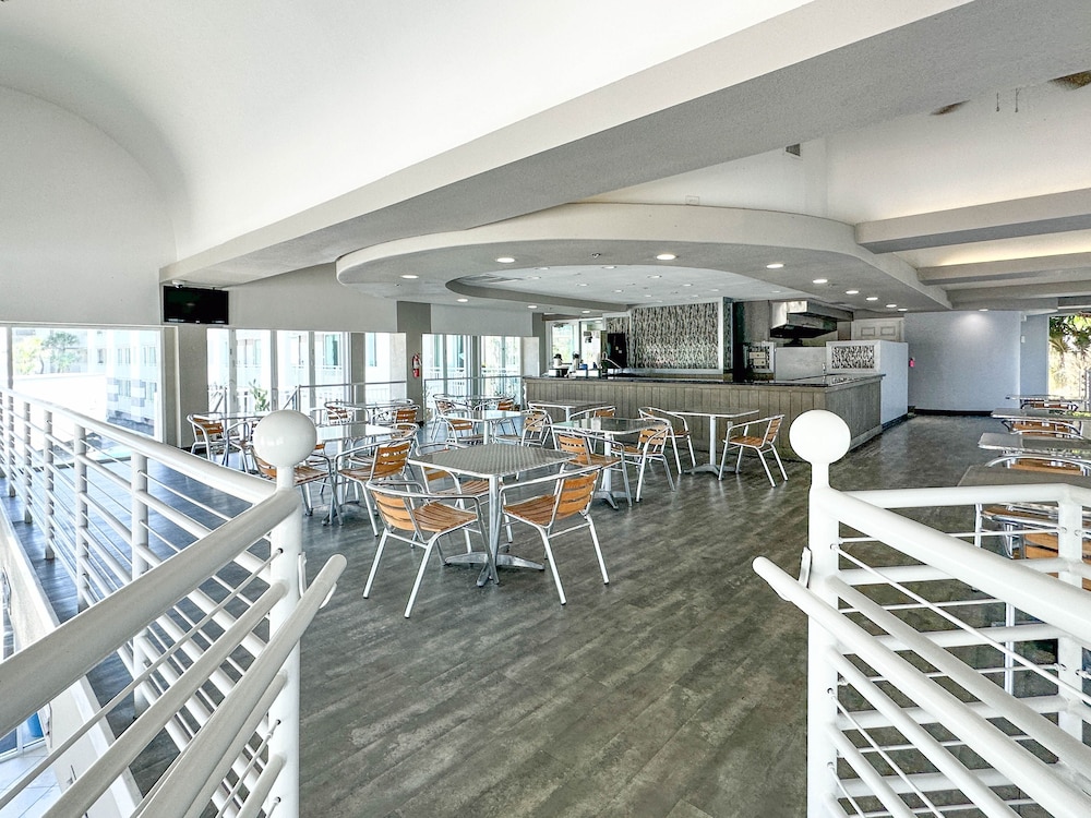 The Boardwalk Inn Suites 38/50