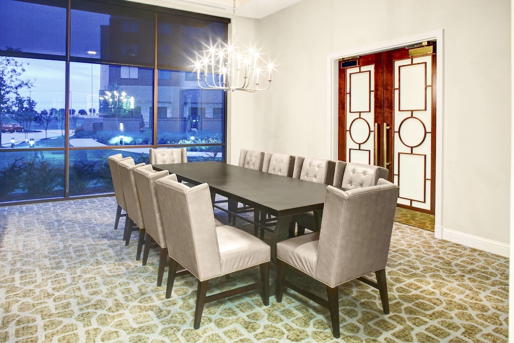 SHERATON MCKINNEY HOTEL 50/54