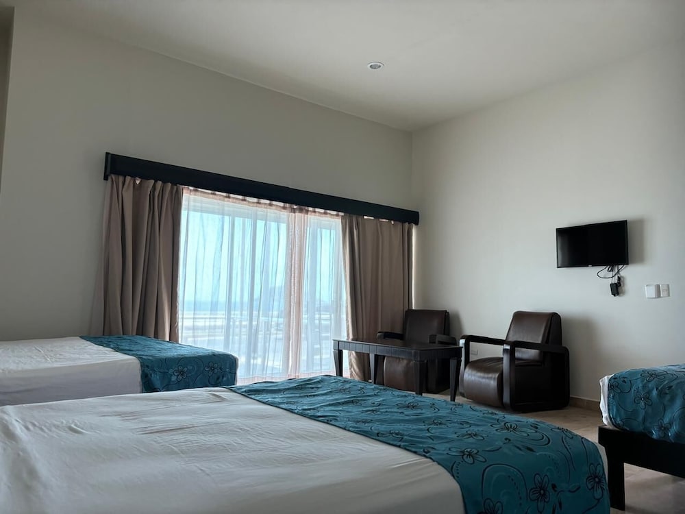 Coral Island Hotel and Spa 32/70