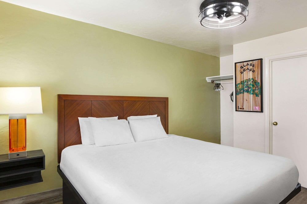 Baymont by Wyndham Fort Bragg 30/46