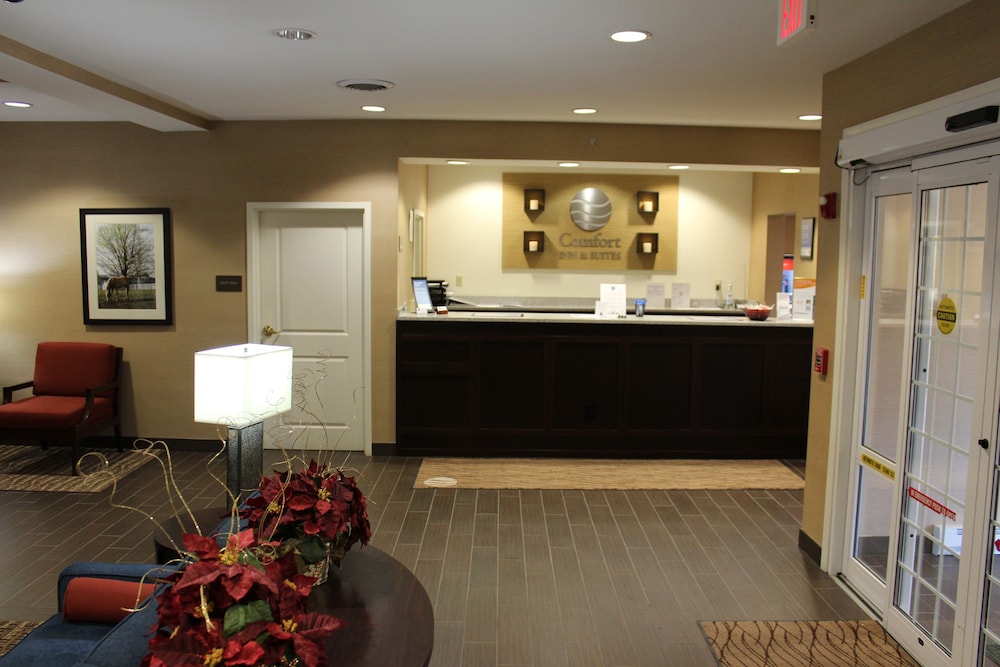 Comfort Inn & Suites Northern Kentucky 2/48
