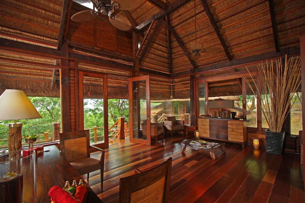 Two Seasons Coron Island Resort 24/50