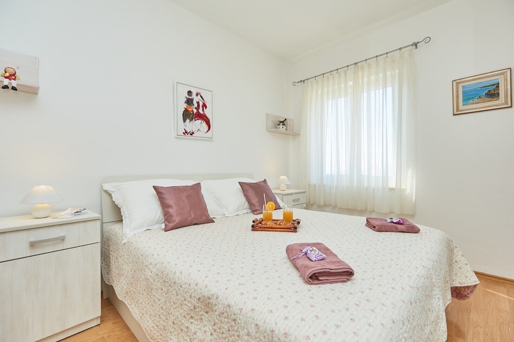 Standard, Double Bed, External Bathroom