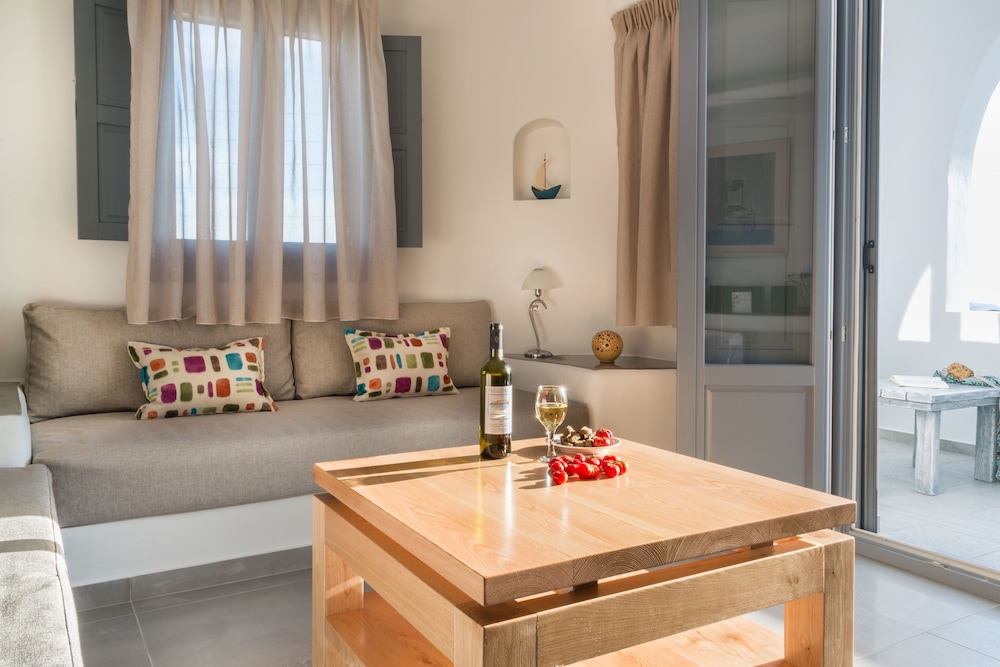 Aspronisi Luxury Villa 18/30