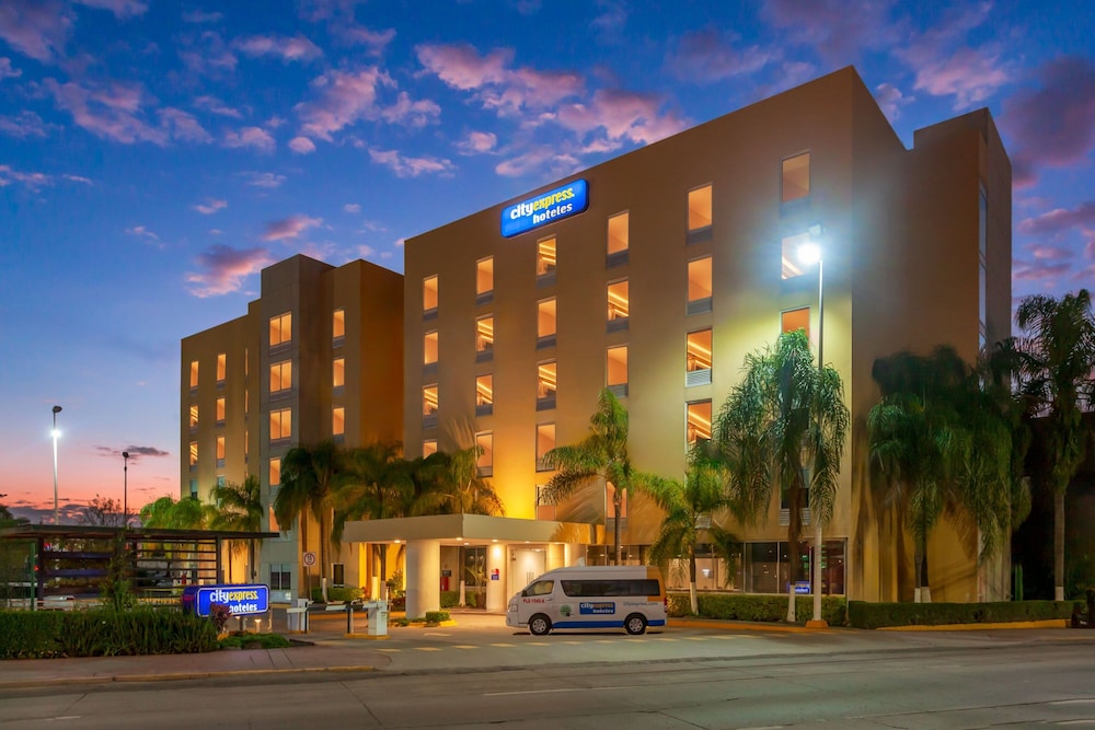 City Express by Marriott Leon 5/50