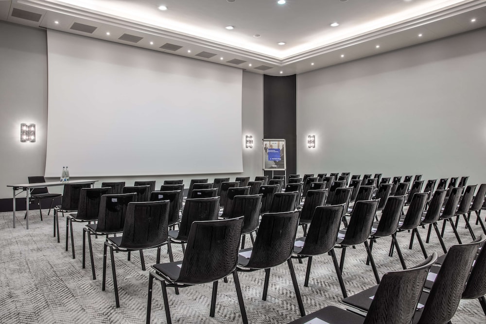 RADISSON BLU HOTEL BASEL 63/74