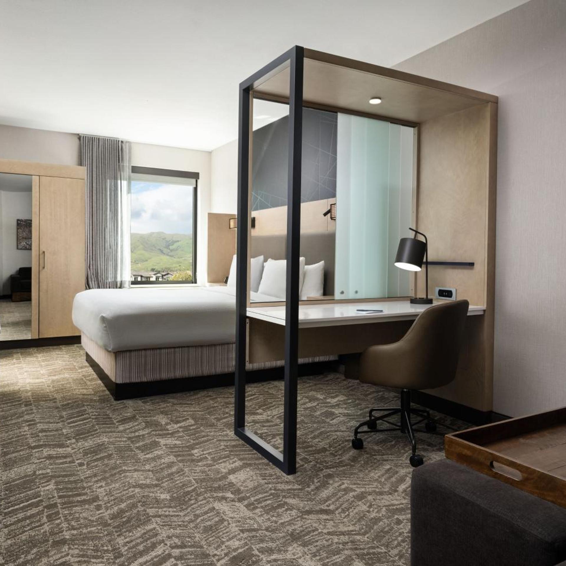 جناح بسرير كينج مع سرير سحّاب إضافي مع أريكة، SpringHill Suites Milpitas Silicon Valley 3/3