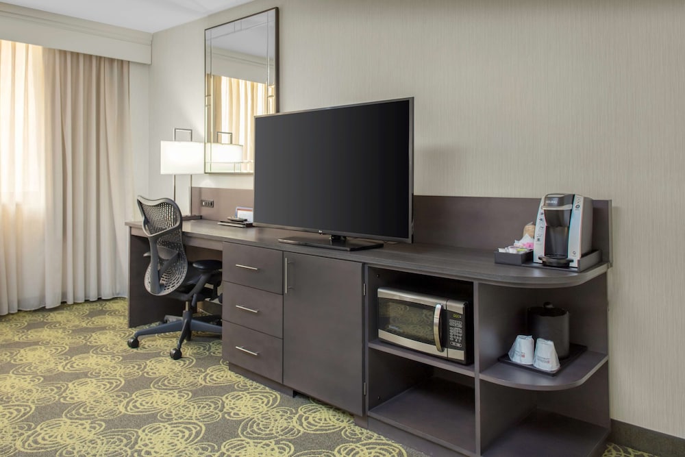 Hilton Garden Inn Reagan National Airport 63/72