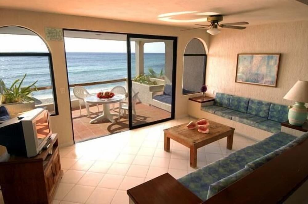 Villas De Rosa Beach Resort 25/68