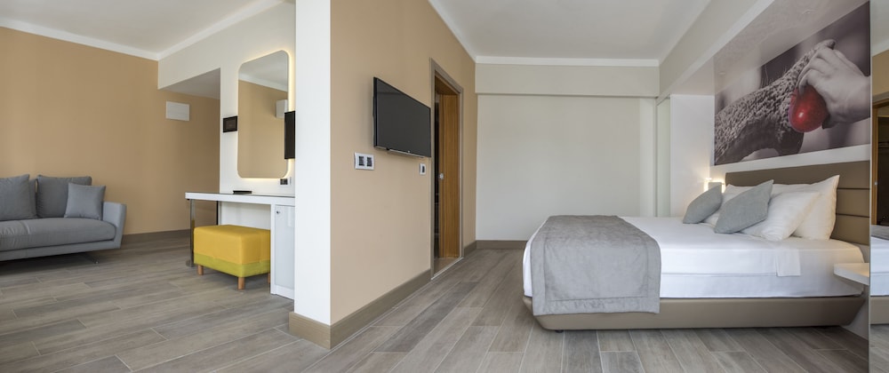 Lalila Blue Suites 31/73