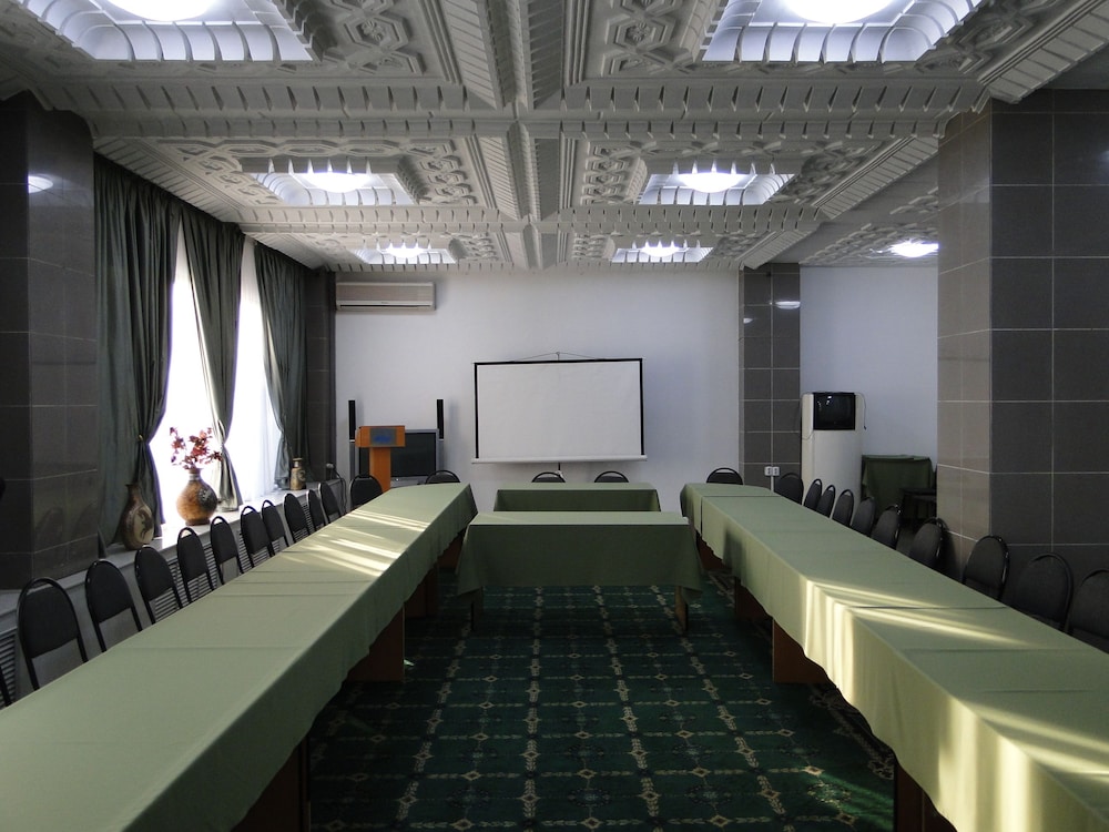Otrar Hotel 48/54
